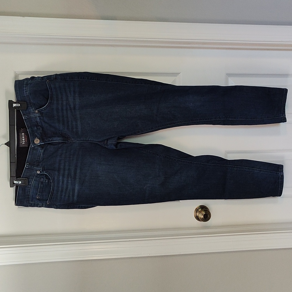 Torrid Bombshell Skinny 16R